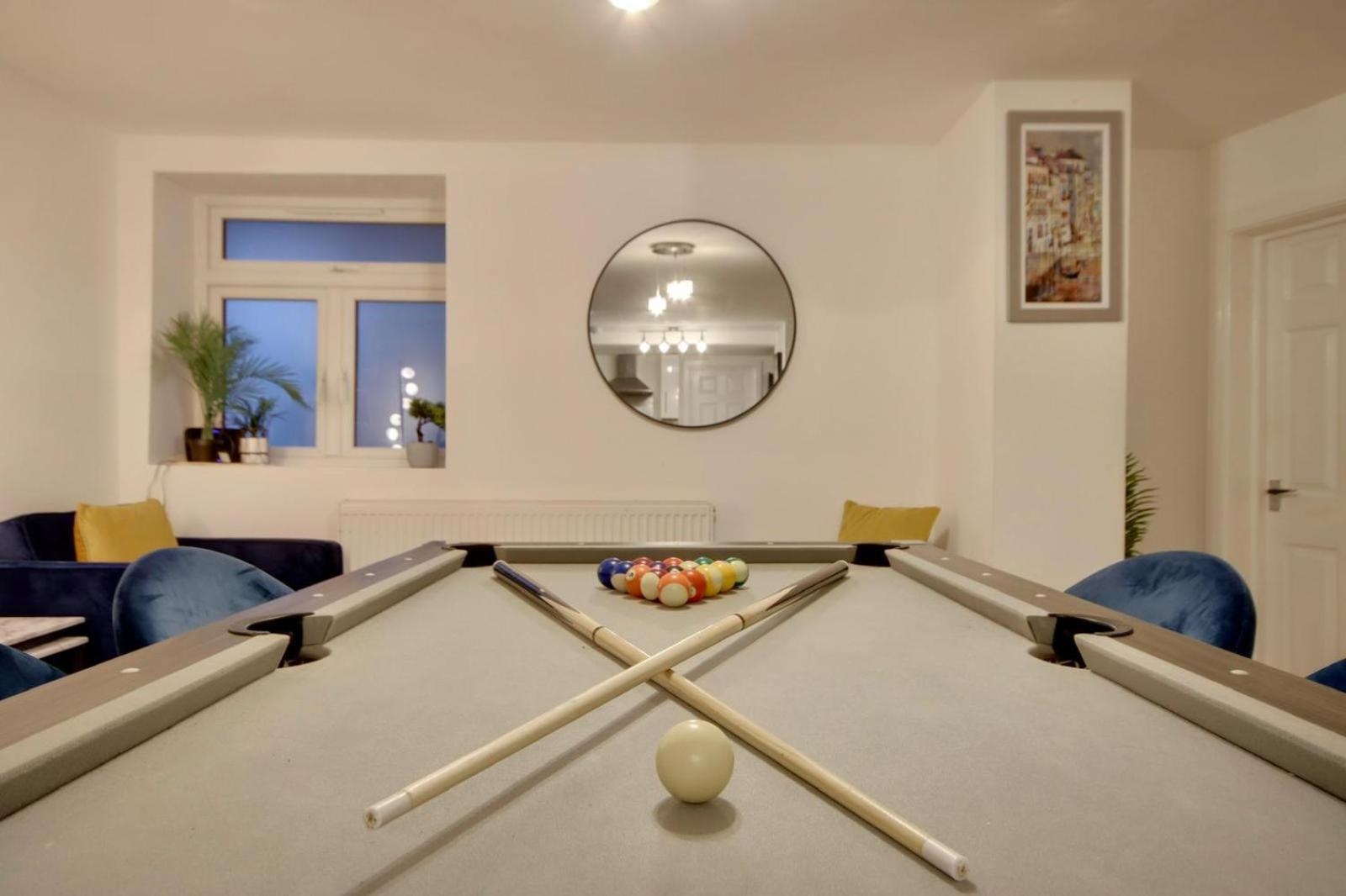 Southsea Getaway Apartment With Pool Table And Hot Tub Portsmouth Exterior foto