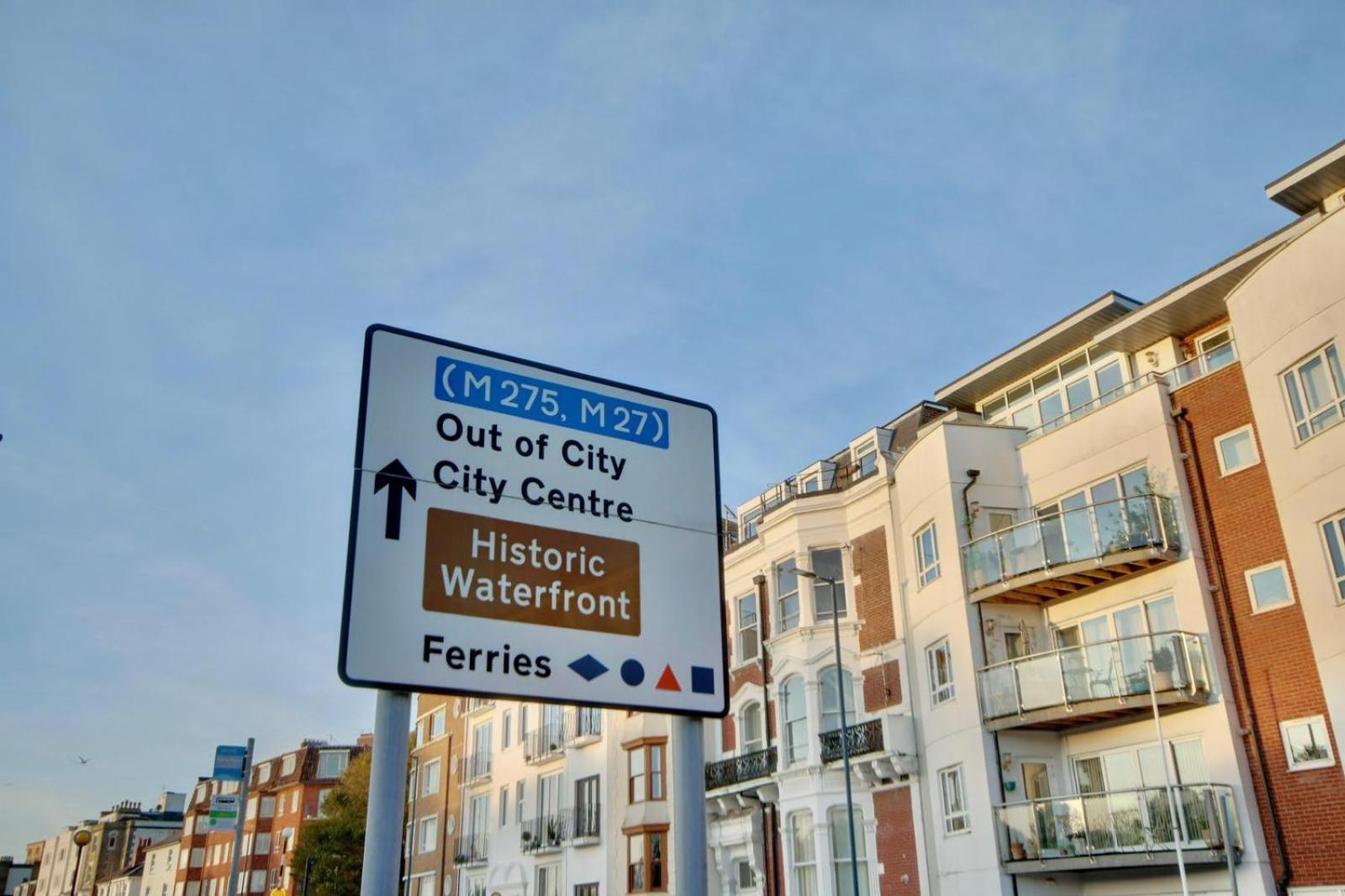 Southsea Getaway Apartment With Pool Table And Hot Tub Portsmouth Exterior foto