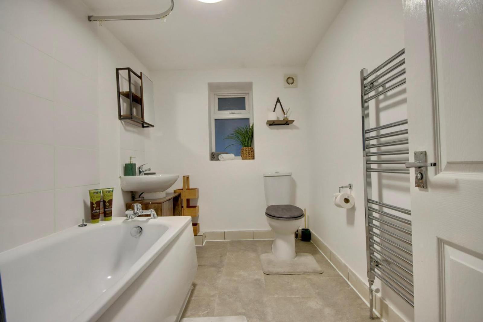 Southsea Getaway Apartment With Pool Table And Hot Tub Portsmouth Exterior foto