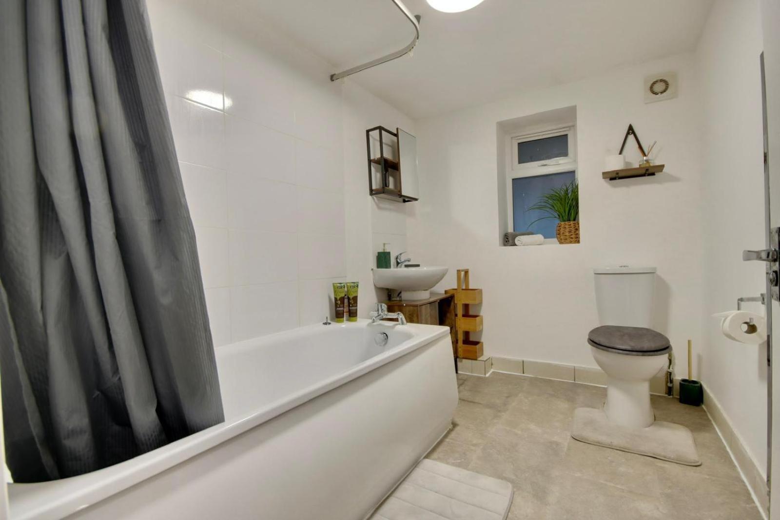 Southsea Getaway Apartment With Pool Table And Hot Tub Portsmouth Exterior foto